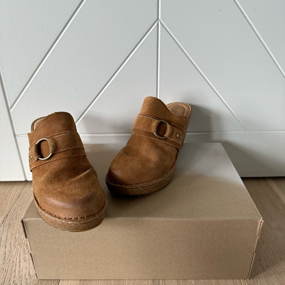 Born clogs in Camel , Size 9 ( New Without Box) - Picture 5 of 5